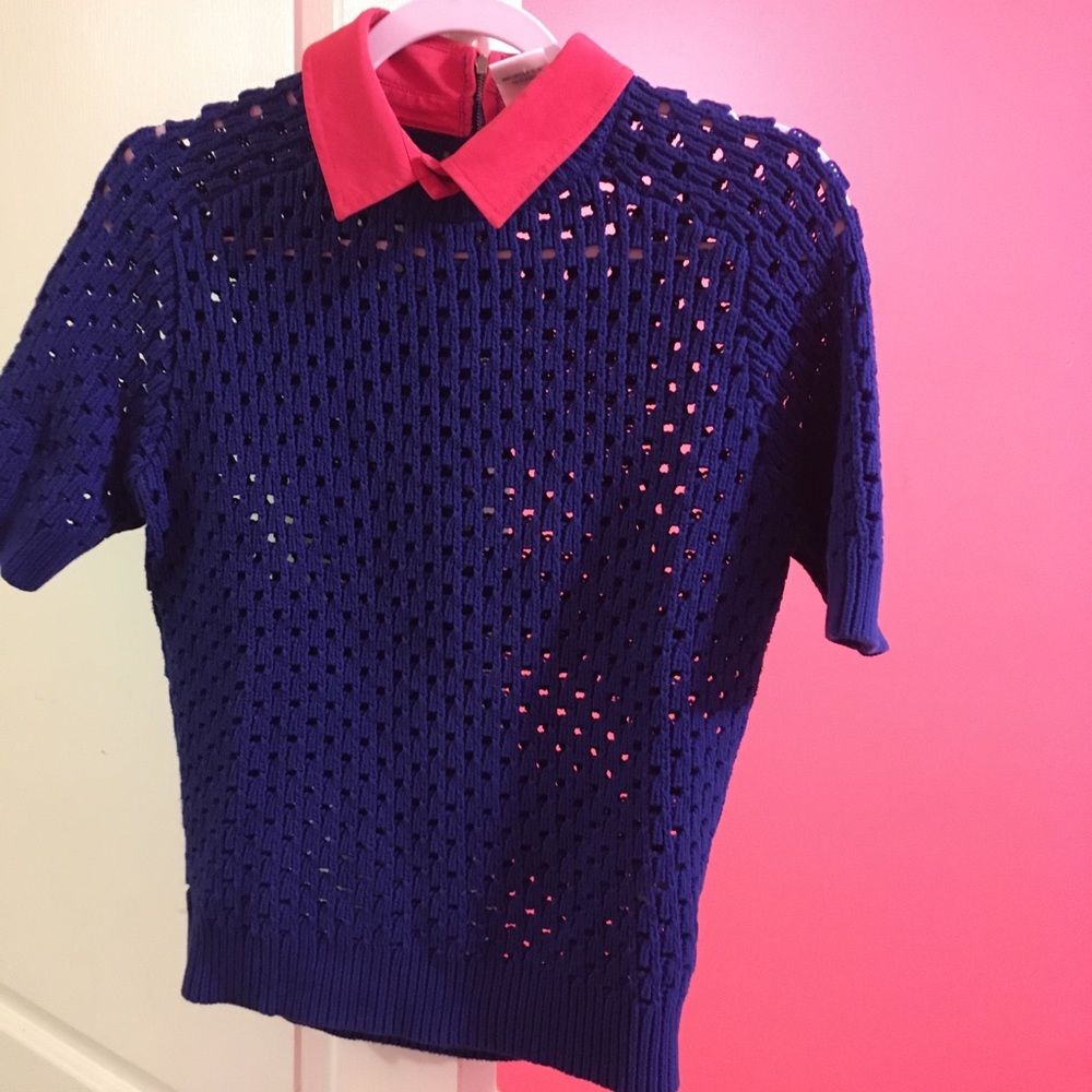 DESIGNER Woman’s chic sweater